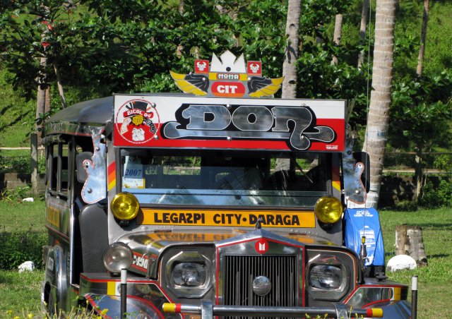 Filip204.jpg - Sjukt prålig Jeepney