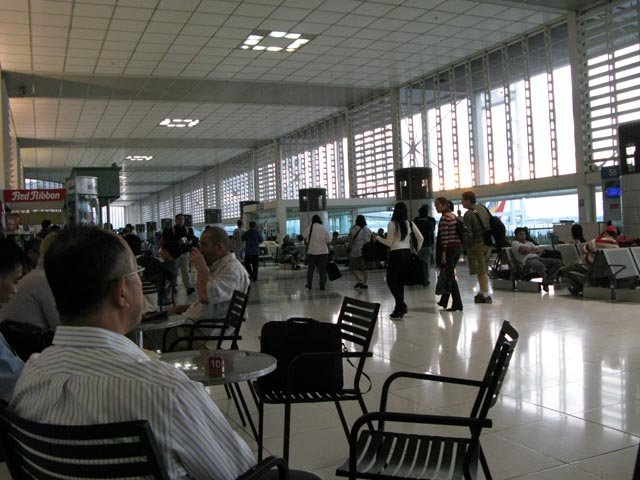 Filip22.JPG - Manilas inrikes i väntan på flyget till Cebu