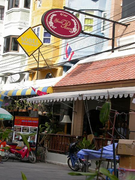 Thai03228.JPG - På den tiden bodde vi ovanpå pizzeria nobel, o då var ju det här kul.......att vi bodde granne med Nobel i Karon åsso!
Sen åkte vi hem :)(: