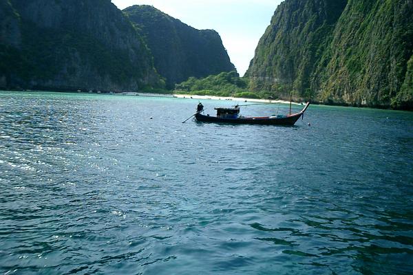 Thai0330.Jpg - Phi Phi Leys "The beach" Maya bay!