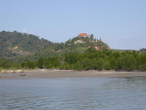 Thai0370.JPG - Nåt tempel på berget på ur hamnen!